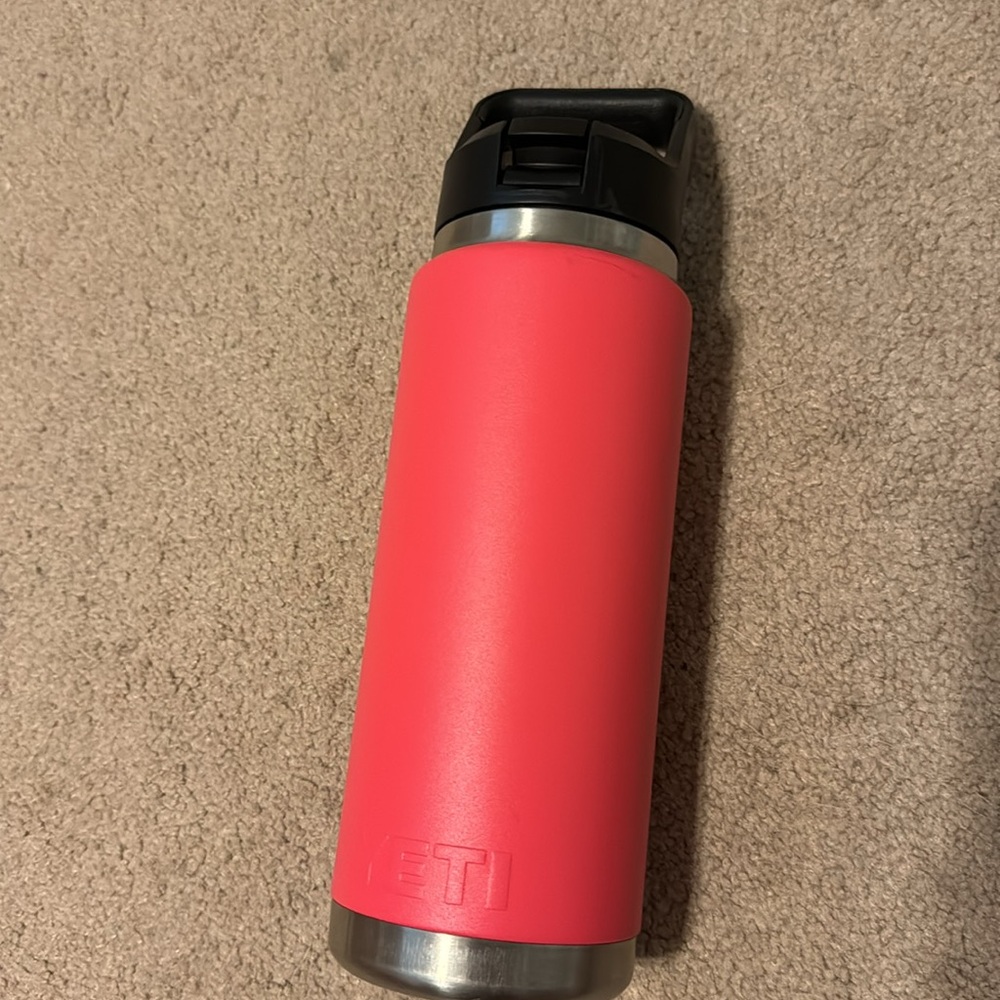 Yeti Rambler 26oz - Picture 2 of 7